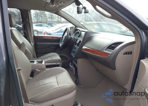 2015 Chrysler Town & Country Touring-L z USA, uszkodzony, nr VIN 2C4RC1CGXFR547479